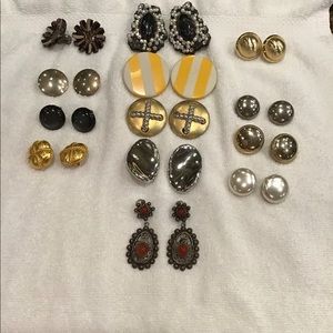 🌷LOT OF CLIP ON EARRINGS DATING BACK TO 1960’S.
